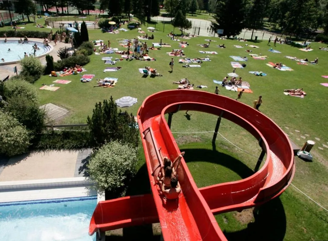 Bungalow 3 Chambres Pour 6 Pers Avec Climatisation Camping 3 Etoiles Samoëns 0*,  France