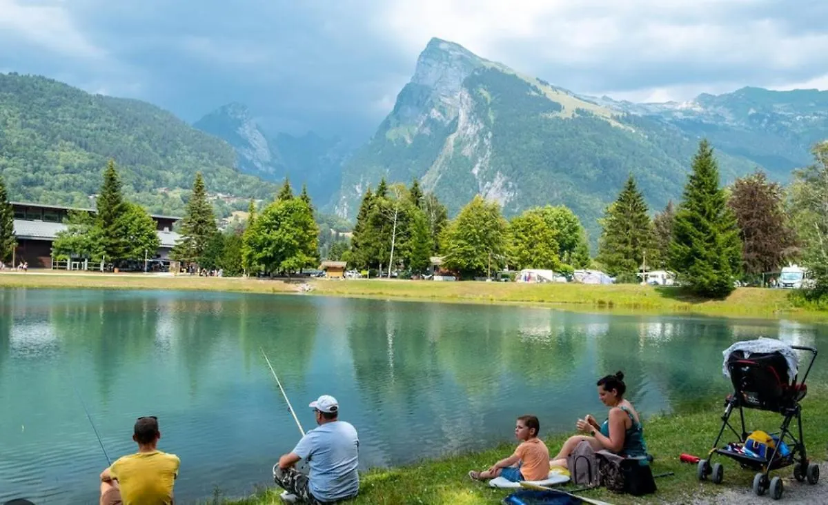 Hébergement de vacances Bungalow 3 Chambres Pour 6 Pers Avec Climatisation Camping 3 Etoiles Samoëns