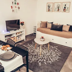 Magnifique Studio Centre Ville - Spacieux Climatisation Calme Rare Pas De Parking Privé Stationnement Gratuit Dans La Rue , Toulon France